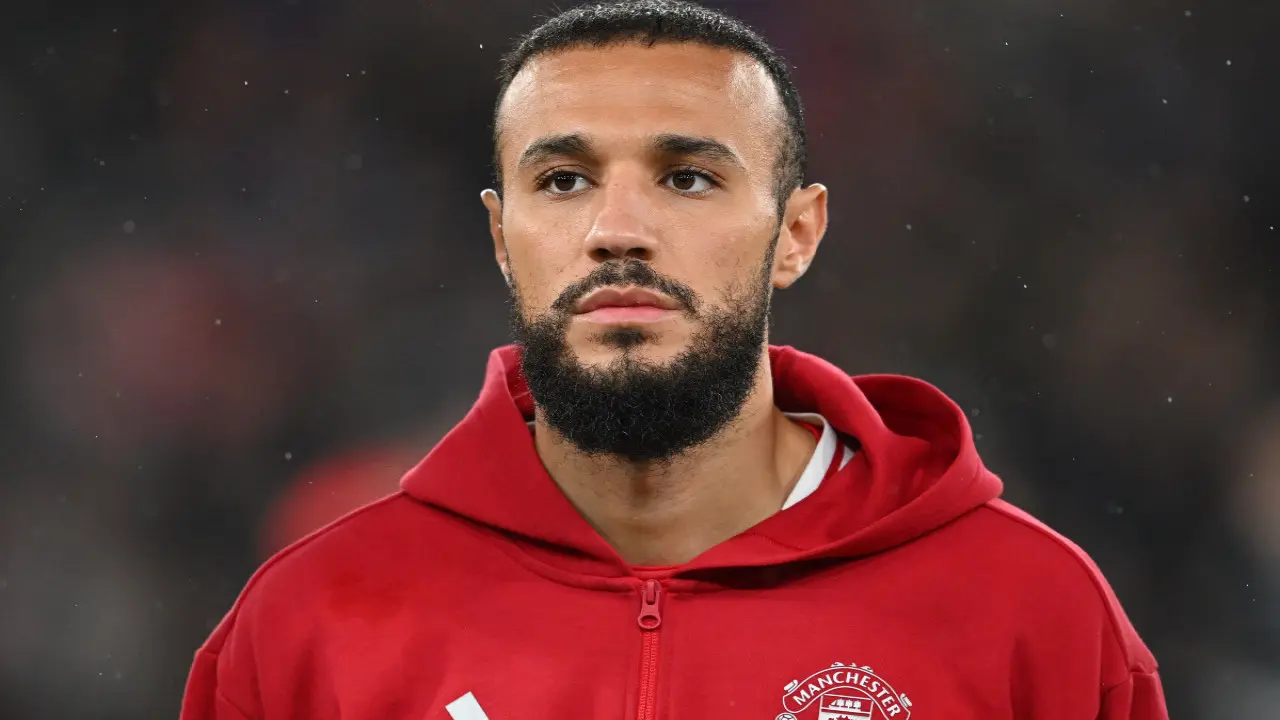 Bek Manchester United Noussair Mazraoui Terancam Absen Lawan Brentford