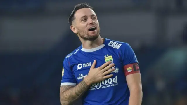 Duel Sengit Persita Vs Persib Di Bri Super League Marc Klok Dan Luciano Comeback Kapten Persita Absen