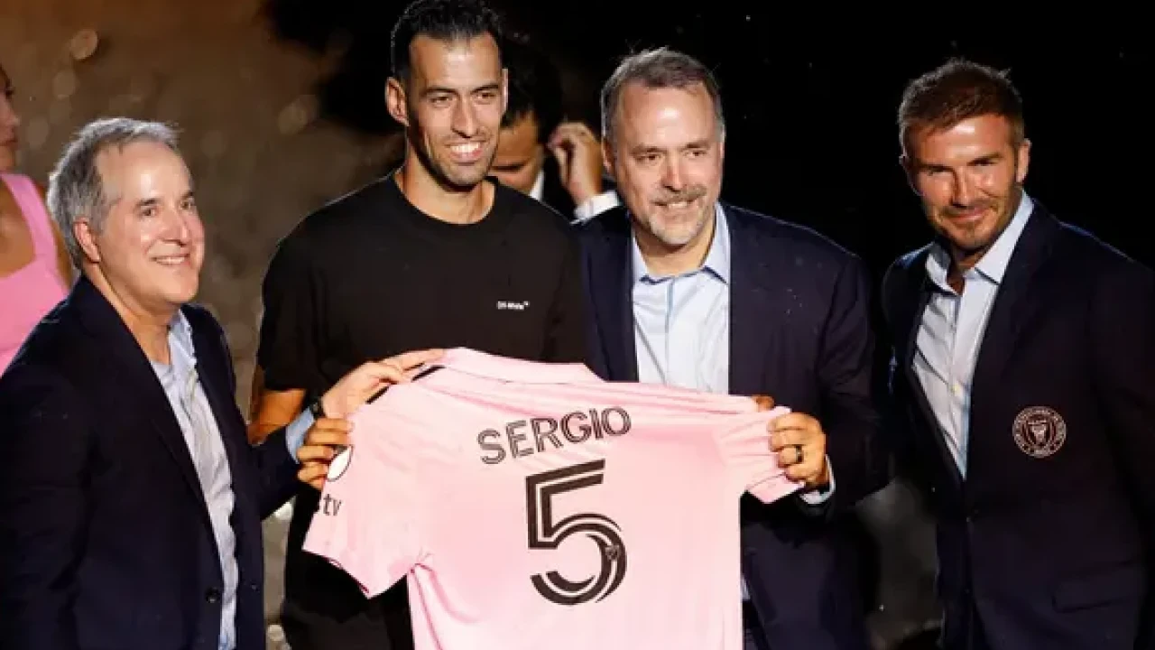 Sergio Busquets Resmi Pensiun Tutup Karier Gemilang Di Sepak Bola Dunia