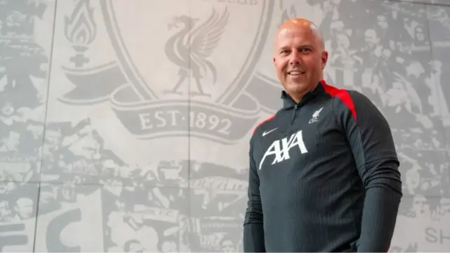 Arne Slot Ungkap Alasan Liverpool Tak Akan Gunakan Tren Long Ball