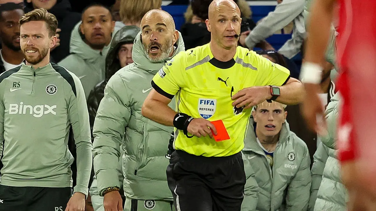 Chelsea Dan Hobi Kartu Merah Yang Terus Berlanjut