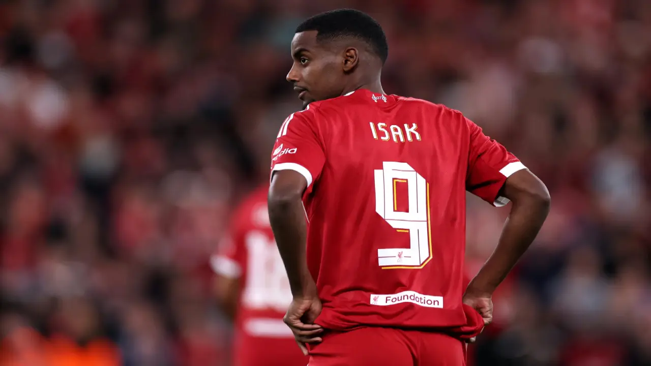 Eks Striker Timnas Inggris Nilai Alexander Isak Jadi Biang Turunnya Performa Liverpool