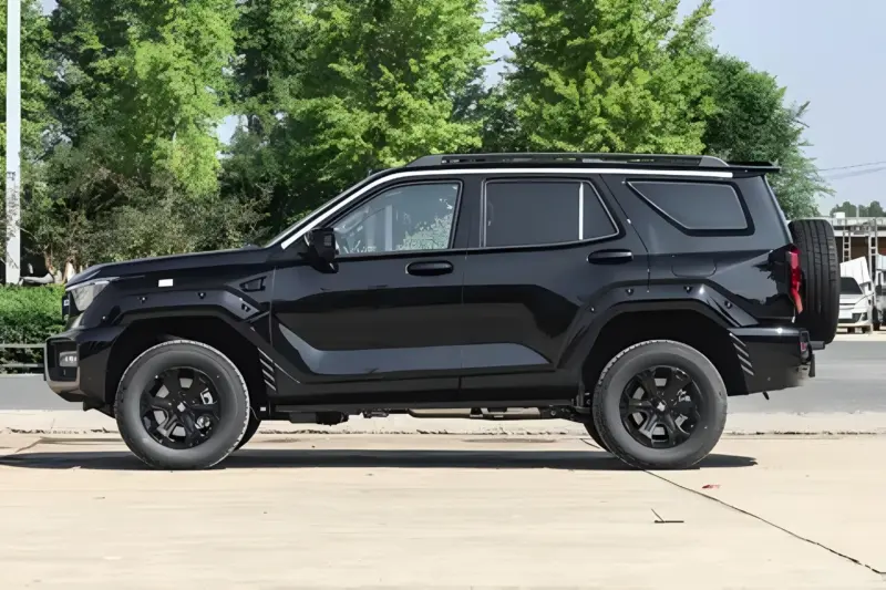 Eksterior Gwm Tank 400 Hi4 Z 2025