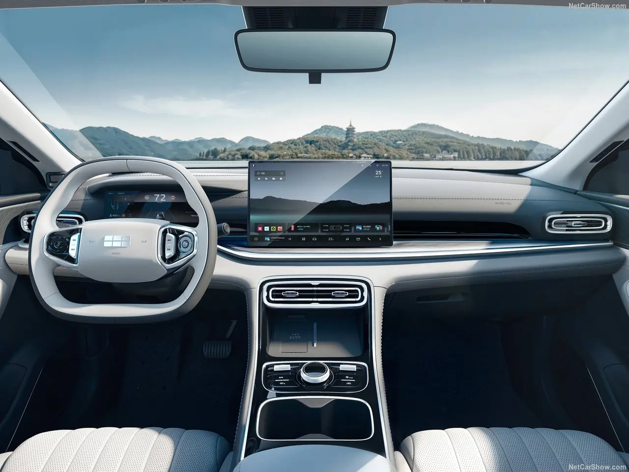 Interior Geely Galaxy Starhine 6