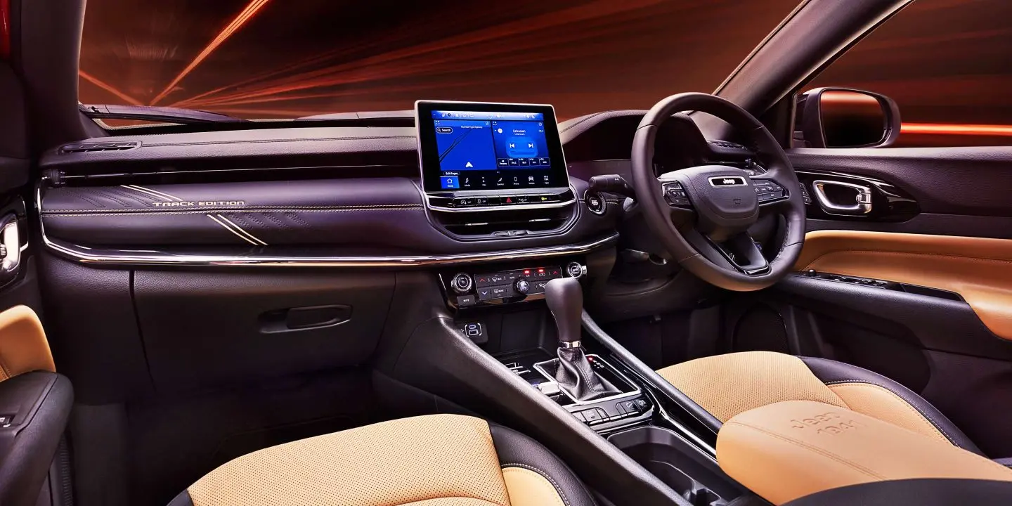 Interior Jeep Compass Track Edition