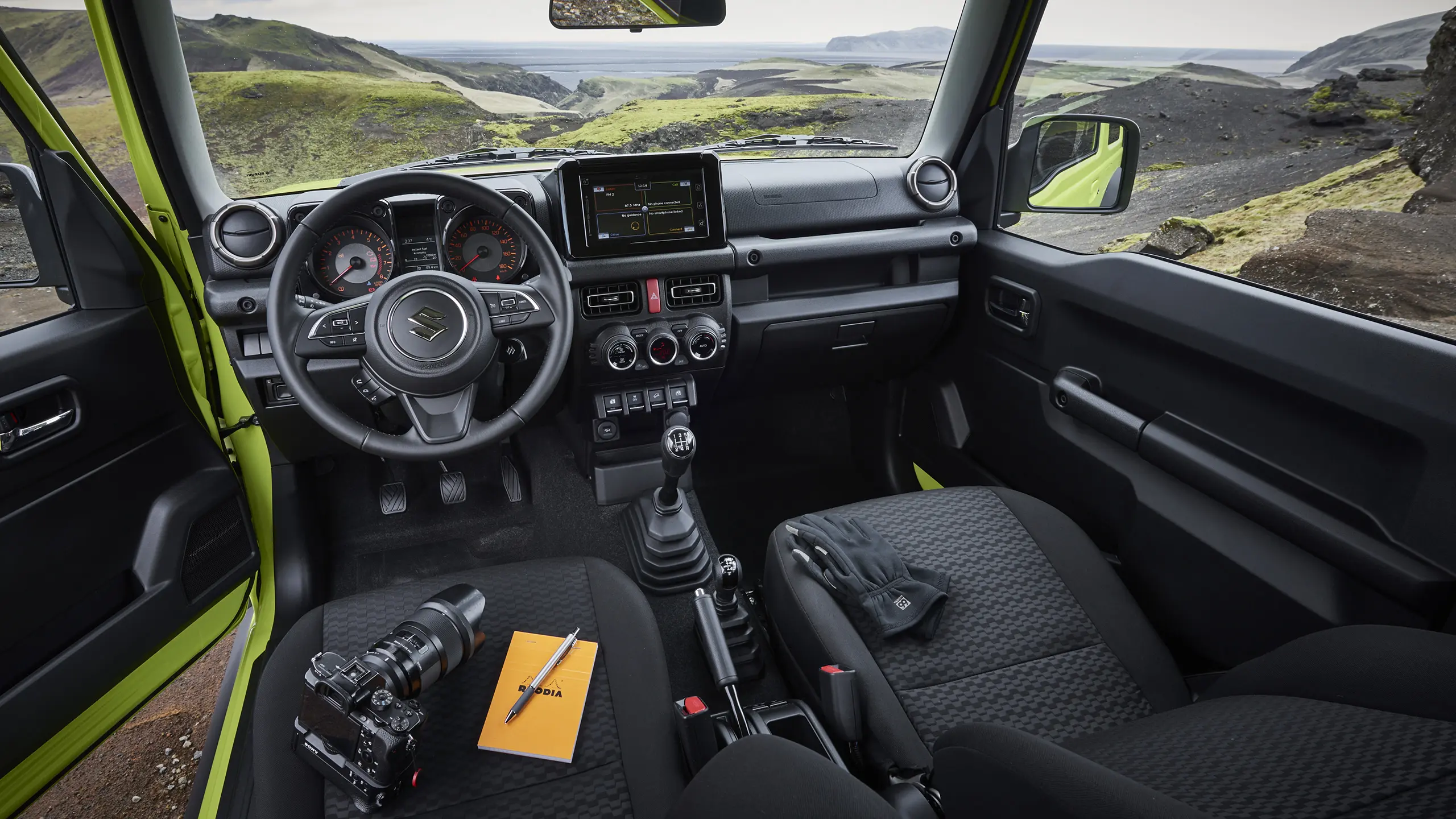 Interior Suzuki Jimny 2026