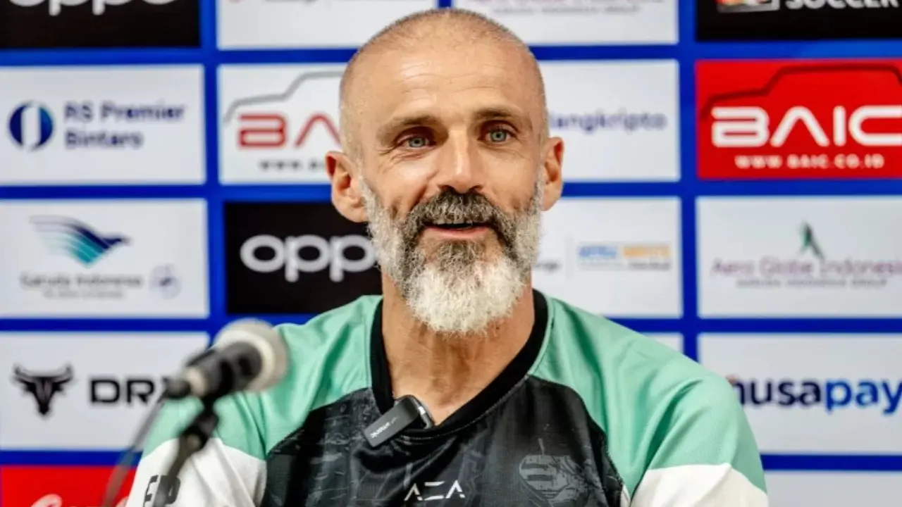 Jelang Duel Lawan Persija, Pelatih Persebaya Fokus Antisipasi Serangan Kolektif Persija