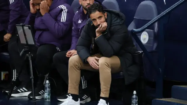 Jimmy Floyd Hasselbaink Ingatkan Ruben Amorim Jangan Mundur Dari Manchester United