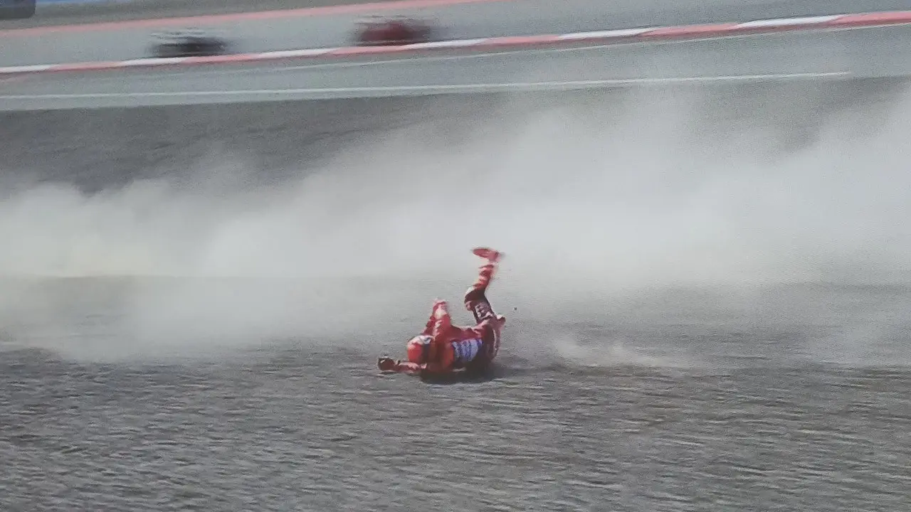 Marc Marquez Dipastikan Cedera Bahu Usai Terjatuh di MotoGP Mandalika 2025