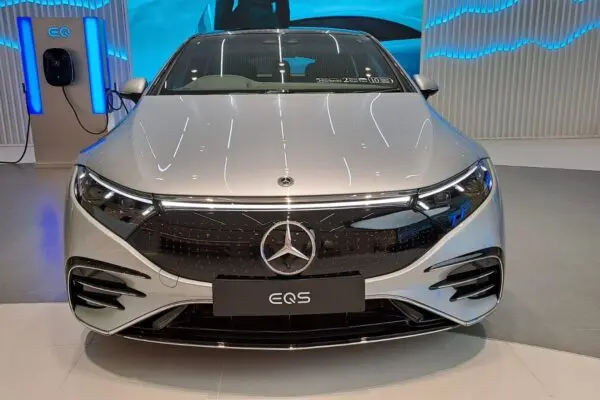 Marcedes Benz Eqs Amg Line Mobil Listrik Indonesia