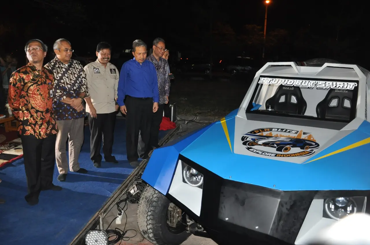 Mobil Listrik Buatan Indonesia Blits