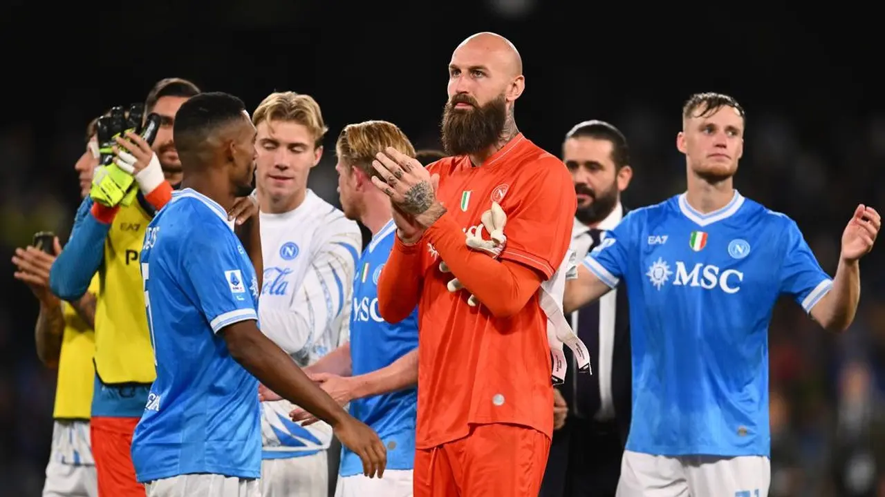 Napoli dan AS Roma Rebut Puncak Klasemen Seri A, AC Milan Turun ke Posisi 3