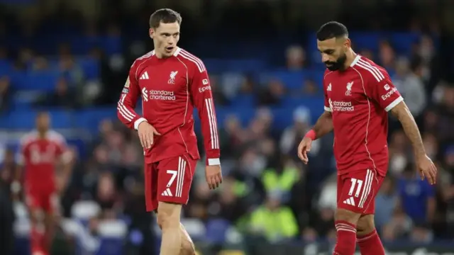 Neville Soroti Lini Serang Liverpool Sangat Mengecewakan