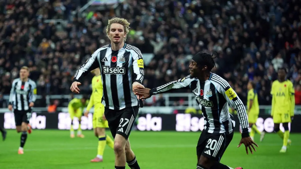 Newcastle United Lolos Ke Perempat Final Carabao Cup Usai Bungkam Tottenham 2 0