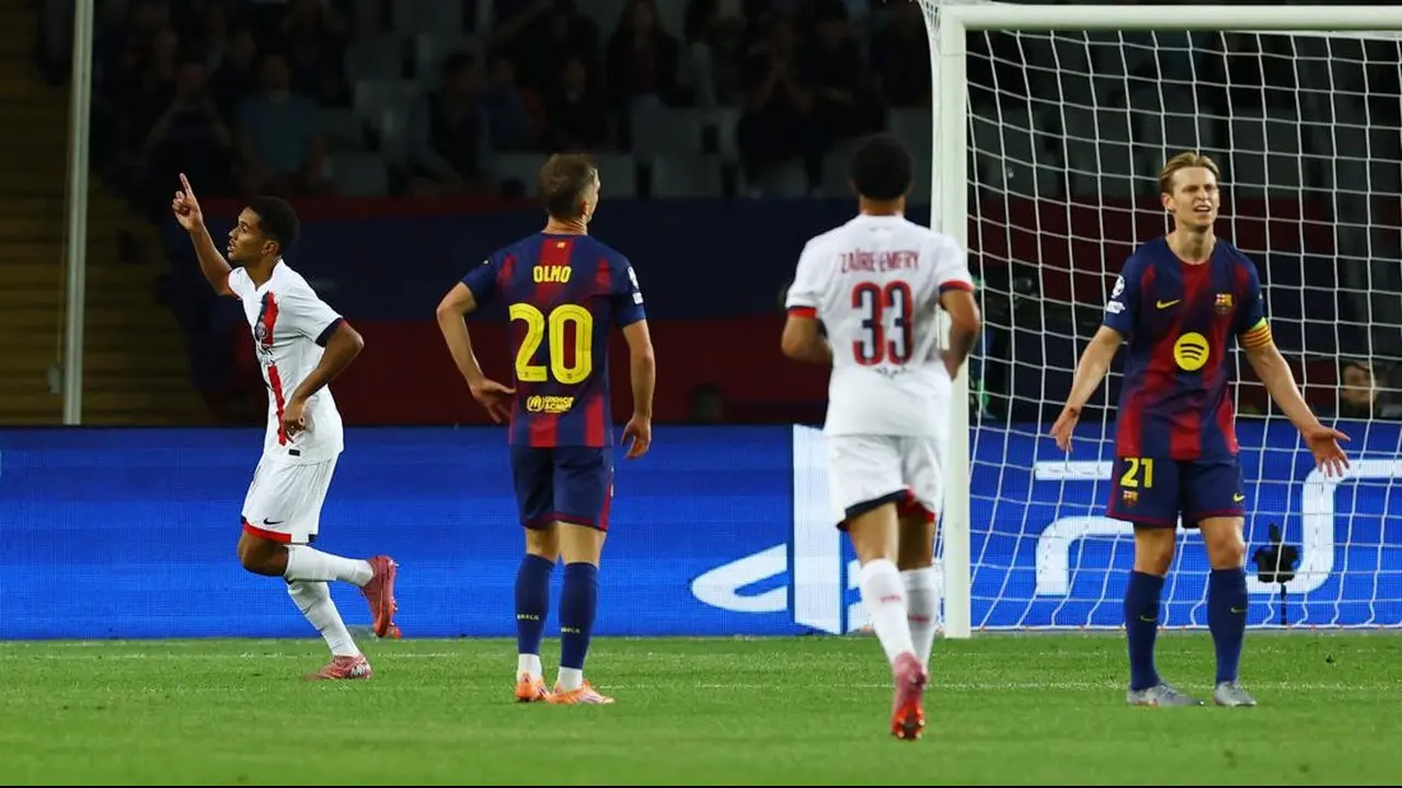 Thierry Henry Kritik Taktik Hansi Flick Usai Barcelona Dipermalukan Psg