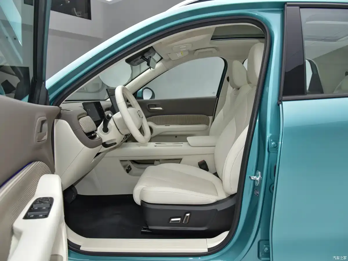 Interior Gwm Ora 5 2