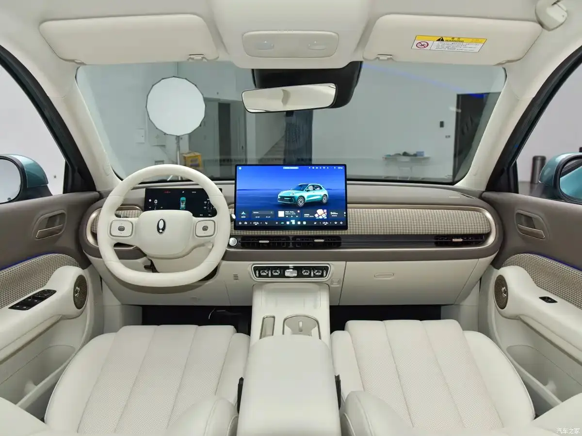 Interior Gwm Ora 5