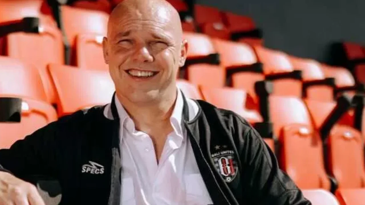 Jansen Siapkan Strategi Peluk Reijnders Saat Lawan Persib