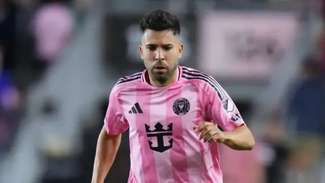 Meski Masih Terikat Kontrak Hingga 2027 Jordi Alba Pilih Pensiun Akhir Musim Ini