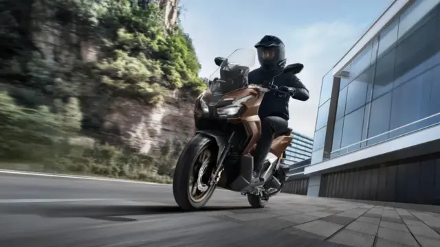 Rincian Biaya Kepemilikan Honda Adv160 Roadsync 2025 Dari Bensin Hingga Servis