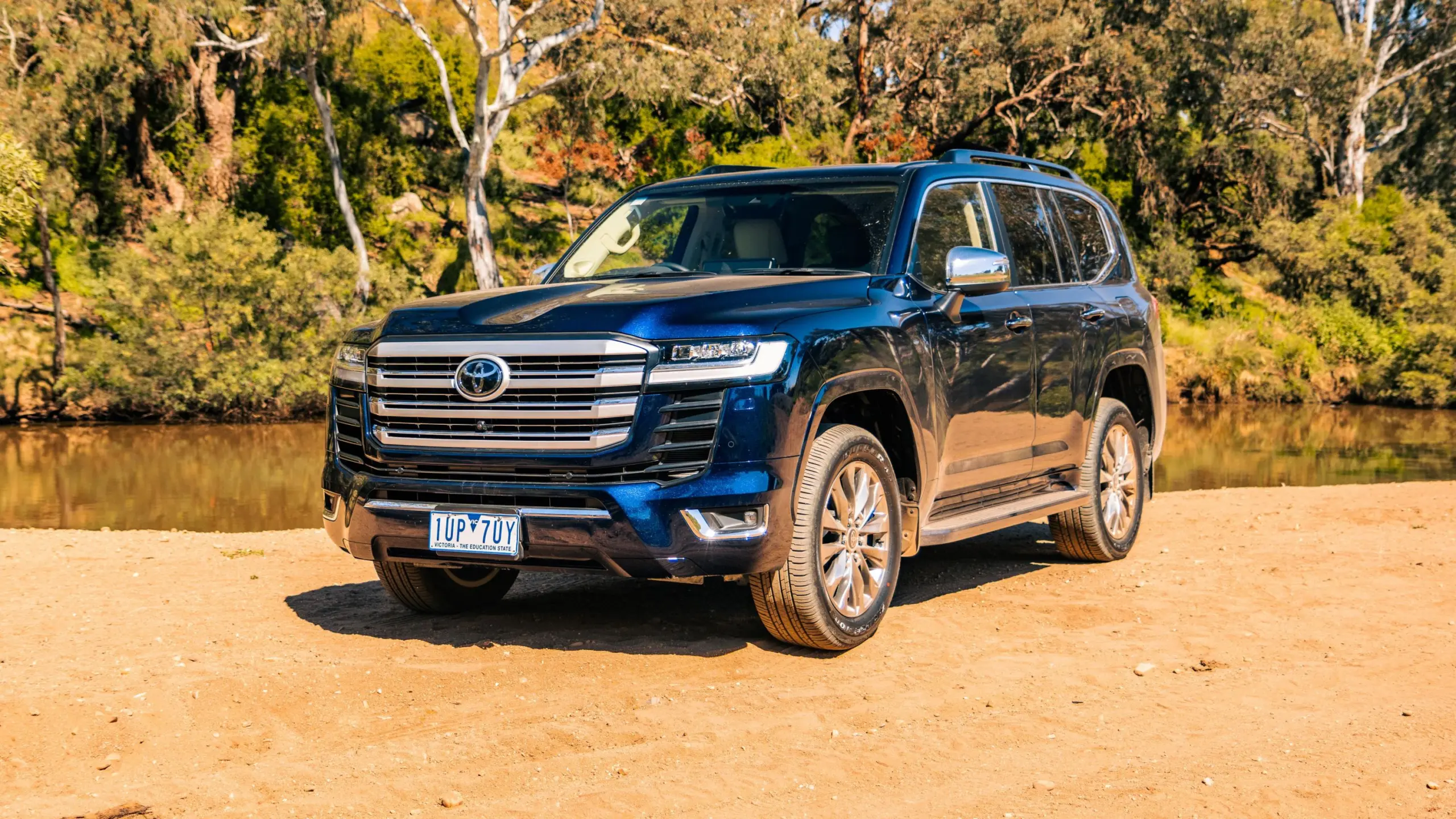 Toyota Land Cruiser Mobil Off Road Terbaik Indonesia