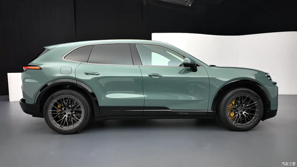 Desain Eksterior Porsche Cayenne Electric