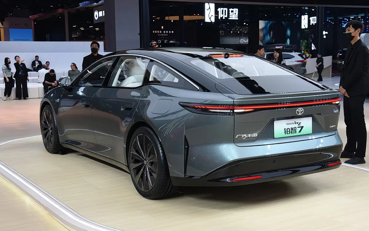Eksterior Toyota Bz7 Ev 2025