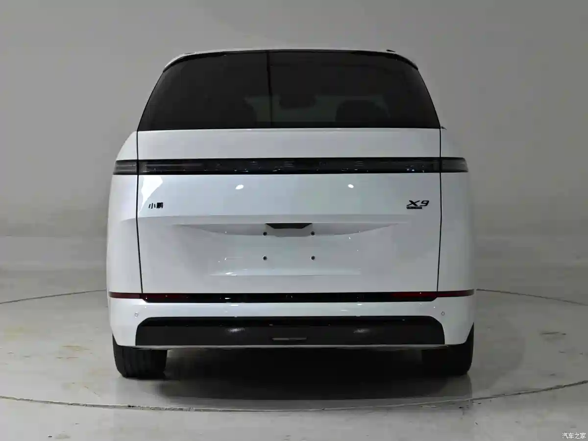Eksterior Xpeng X9 Ultra 2025