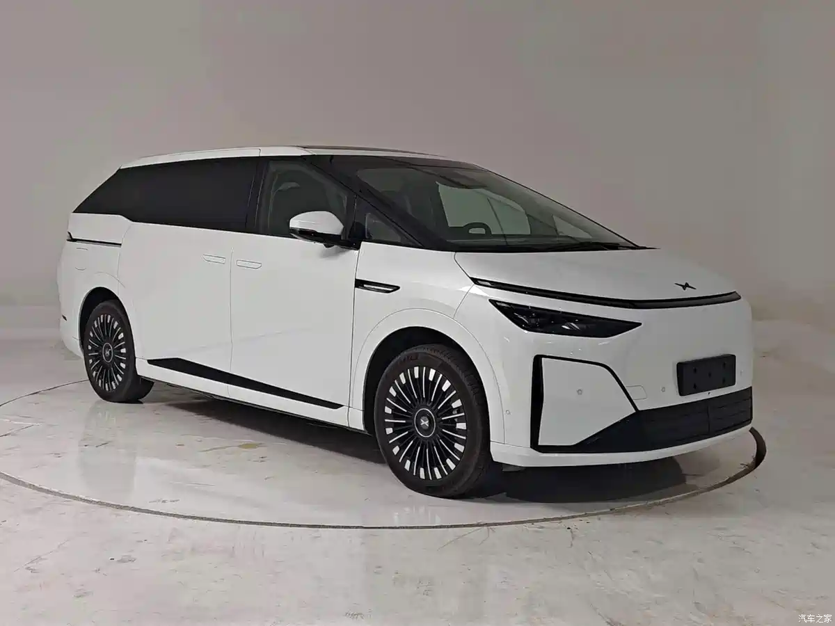 Eksterior Xpeng X9 Ultra