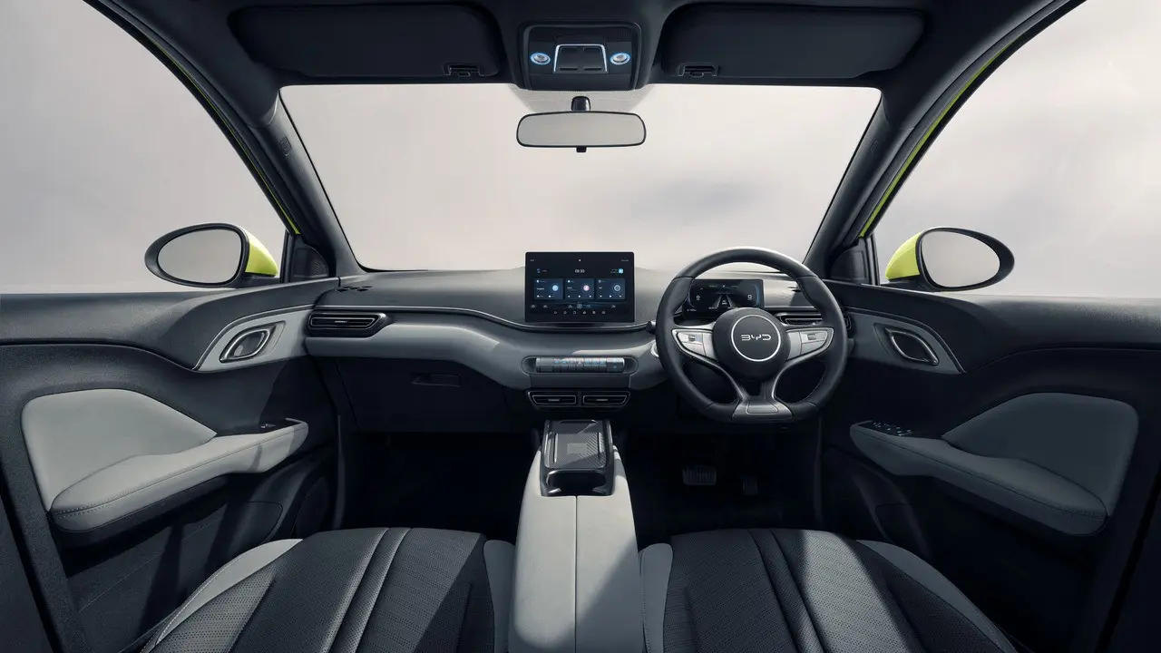 Interior Byd Atto 1 2025