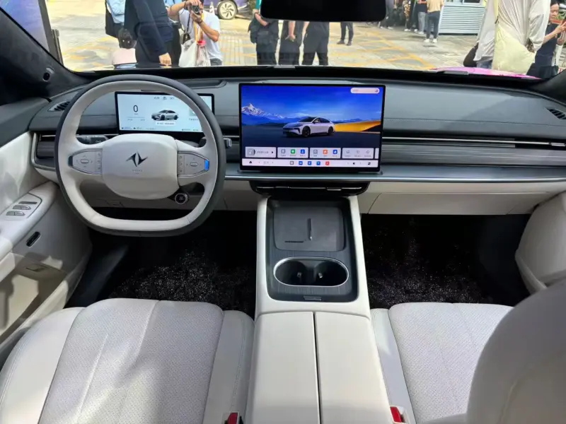 Interior Dongfeng E Pi 007