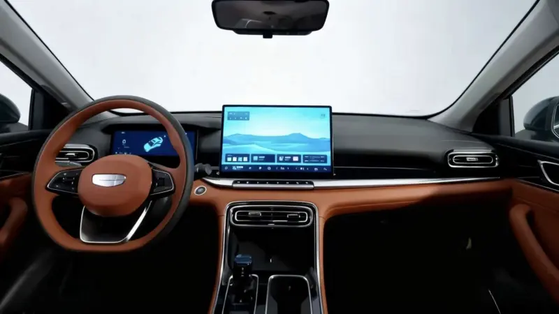 Interior Geely Emgrand 2026