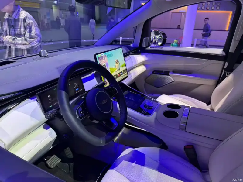 Interior Geely Galaxy V900