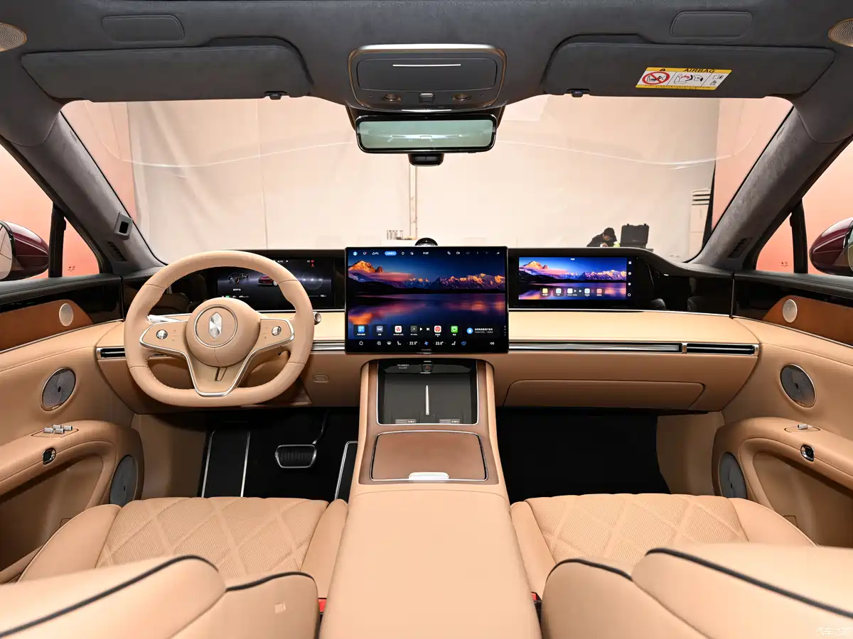 Interior Huawei Stelato S9 2025