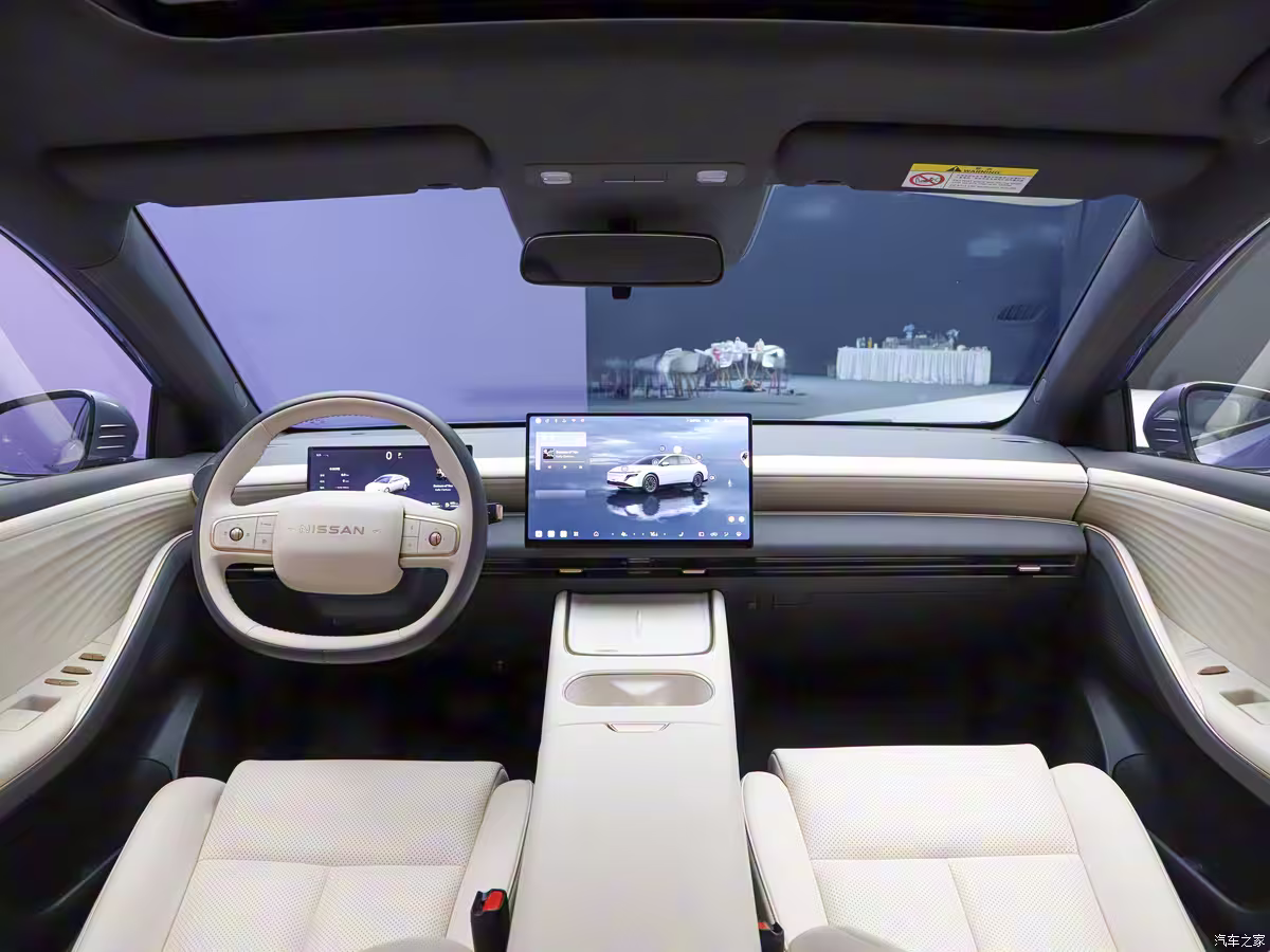 Interior Nissan N6 2025