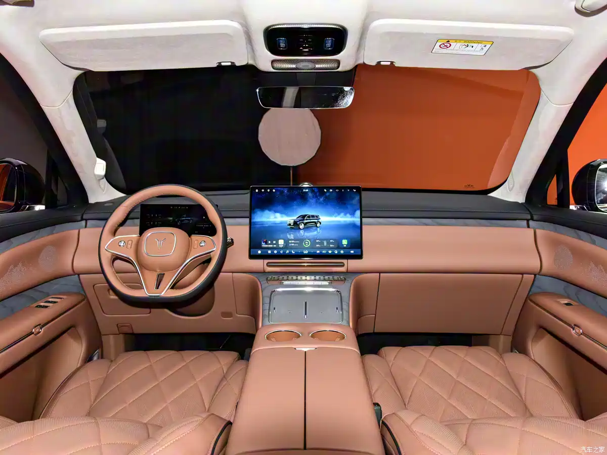 Interior Voyah Taishan