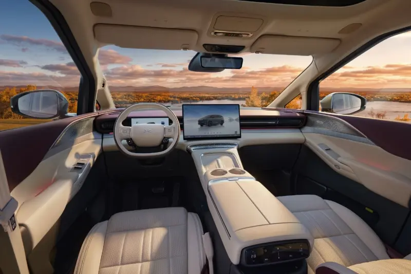Interior Xpeng X9 Erev
