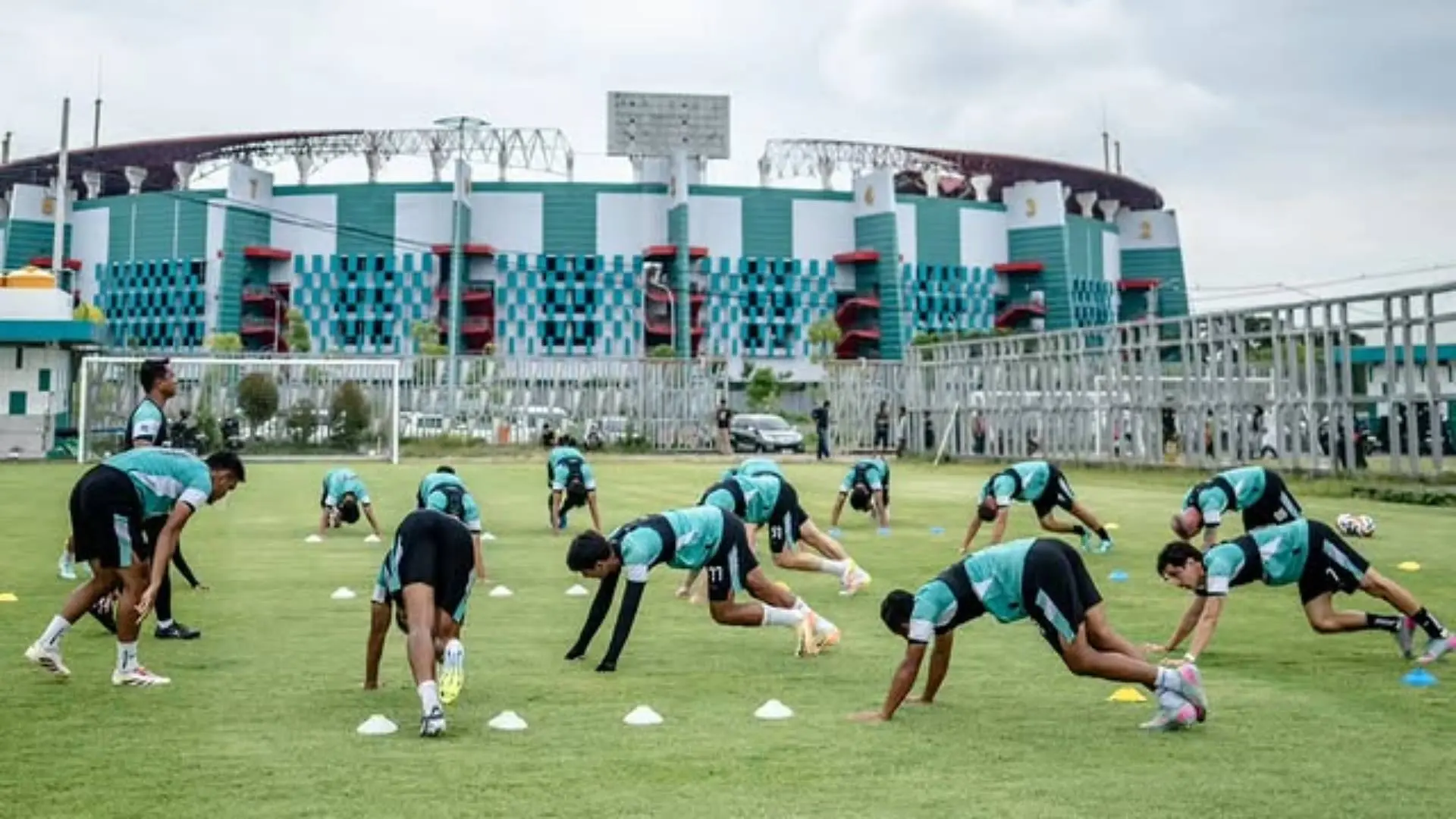 Persebaya Umumkan Kabar Baik: Koko Ari Sudah Sembuh, Berpeluang Tampil Hadapi Arema FC di GBT Pekan Ke-13