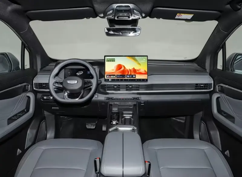 Spesifikasi Interior Geely Okavango Facelift 2025