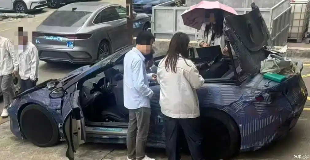 Uji Jalan Byd Denza Z Convertible