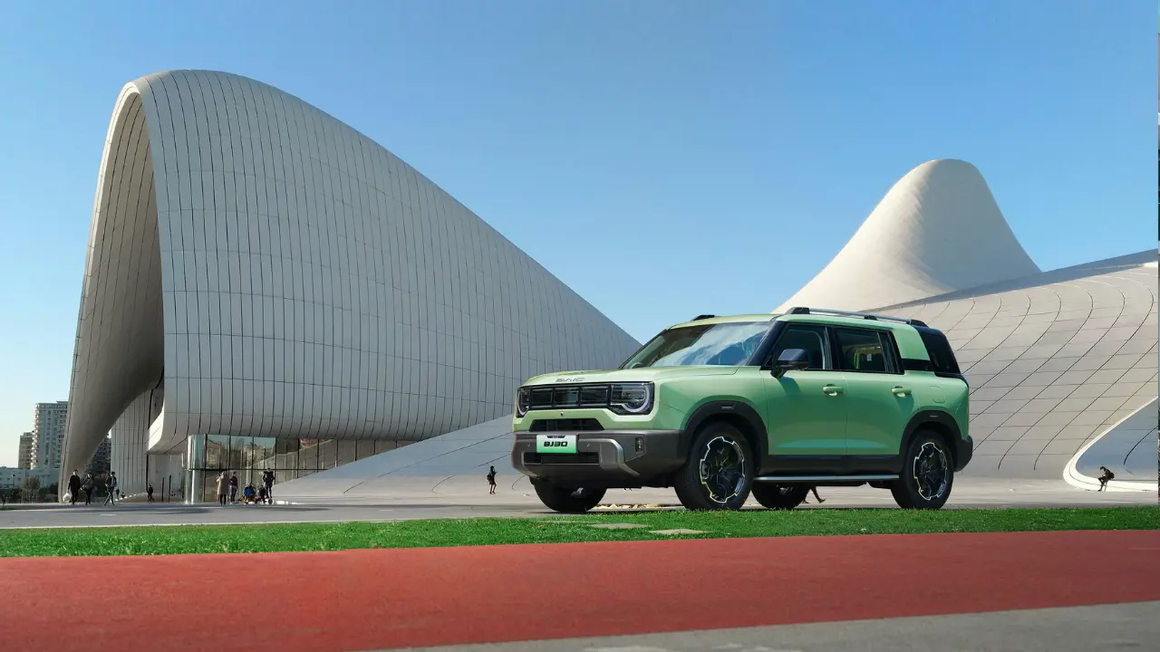 Baic Bj30 Hybrid Fwd Resmi Mengaspal Di Indonesia Pengiriman 10 Unit Pertama Dimulai