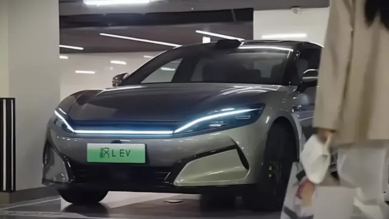 Byd Han L Resmi Meluncur Di Guangzhou Auto Show Dalam Varian Ev Phev Harga Mulai Rp409 Juta