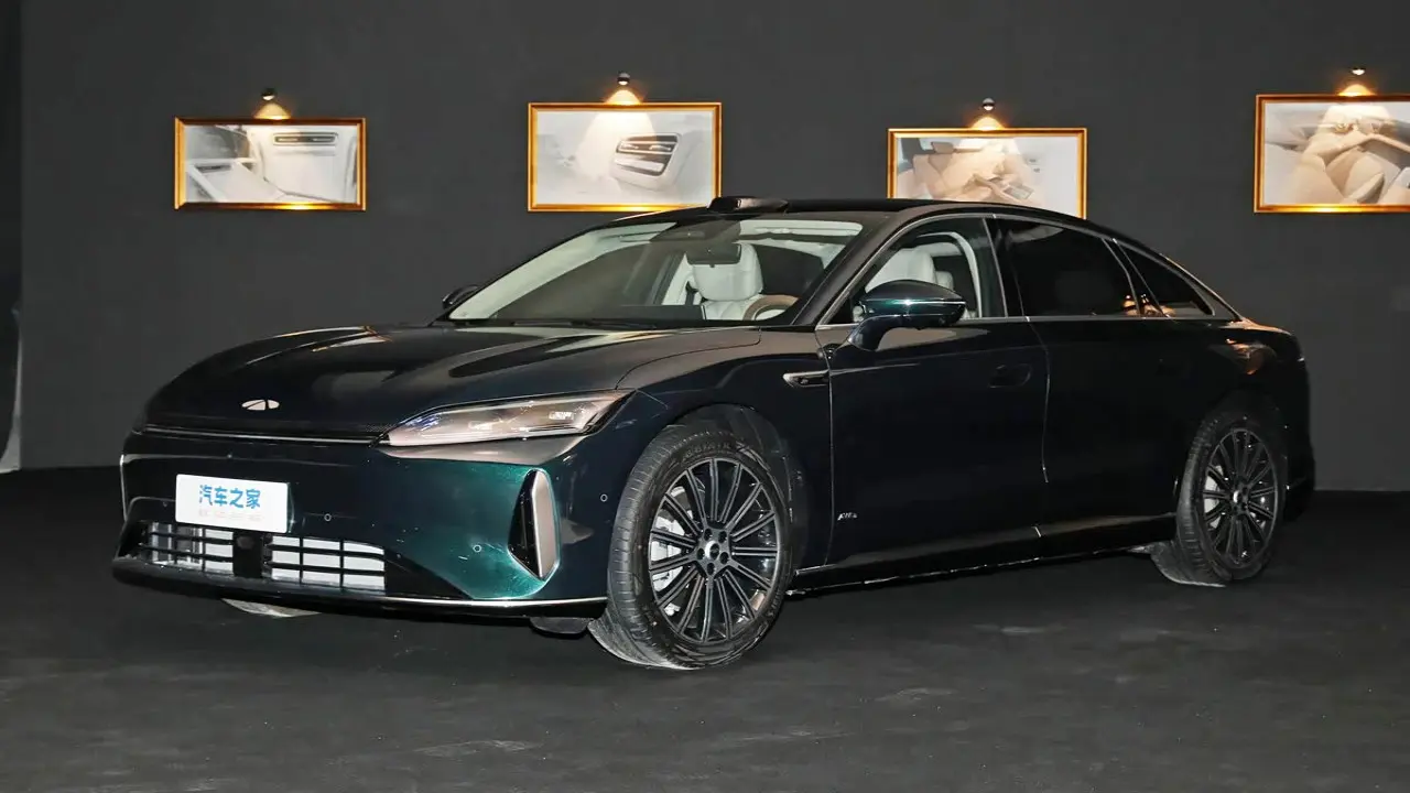 Chery Umumkan Fengyun A9l Varian Falcon 700 Dan Foure28091seat Mulai Rp315 Juta