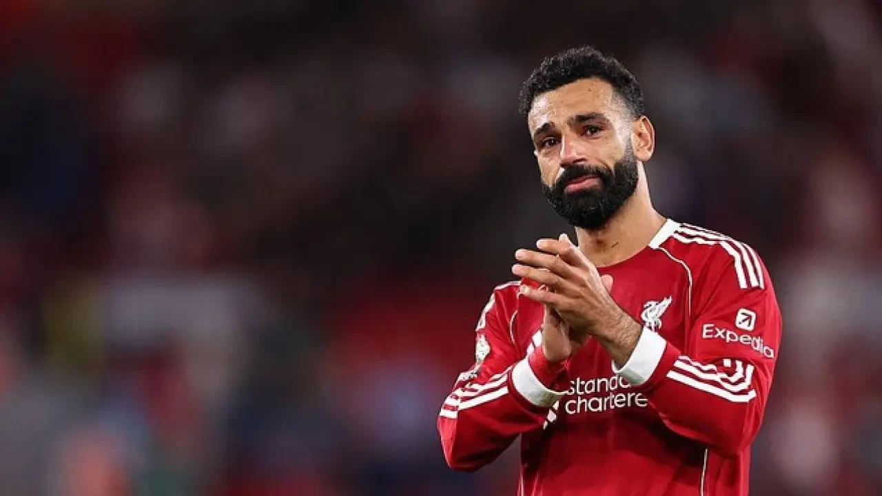 Jamie Carragher Desak Arne Slot Ambil Keputusan Besar Soal Mohamed Salah