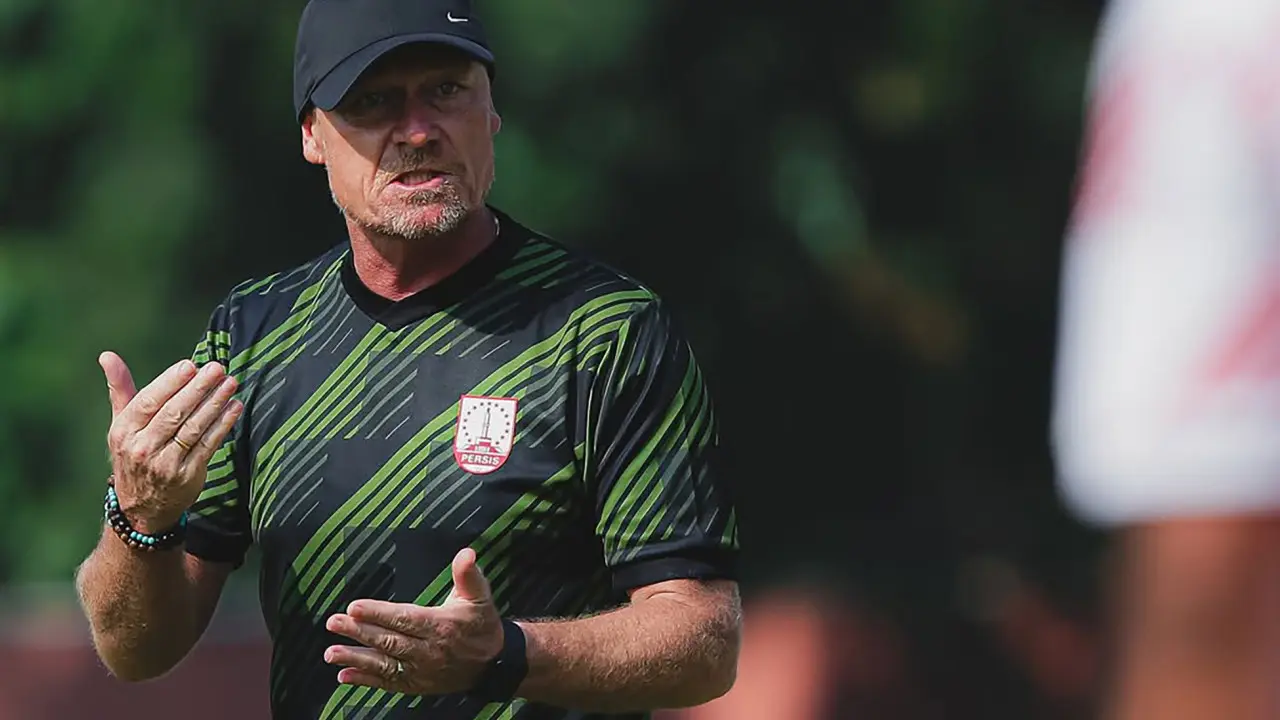 Peter De Roo Yakin Persis Solo Bisa Curi Poin Di Surabaya