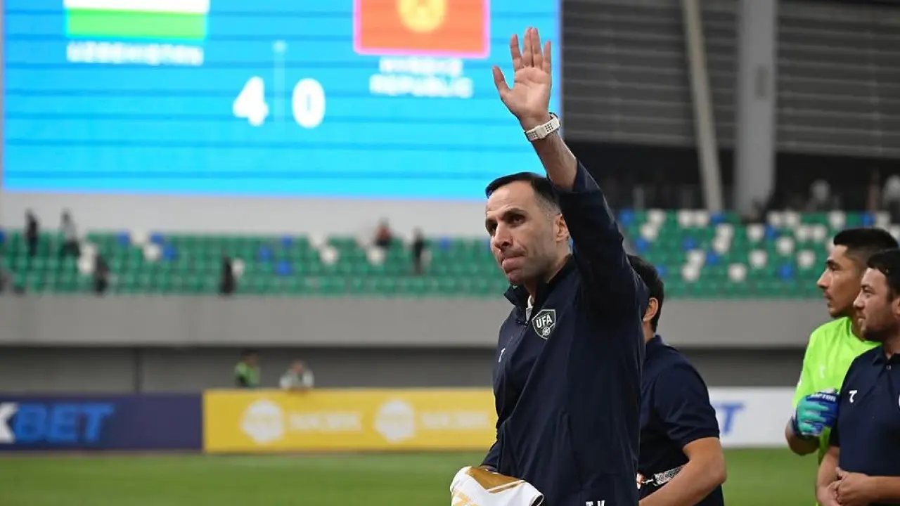 Timur Kapadze Tiba Di Jakarta Media Vietnam Sebut Hampir Pasti Kontrak Pssi Dengan Alasan Berikut