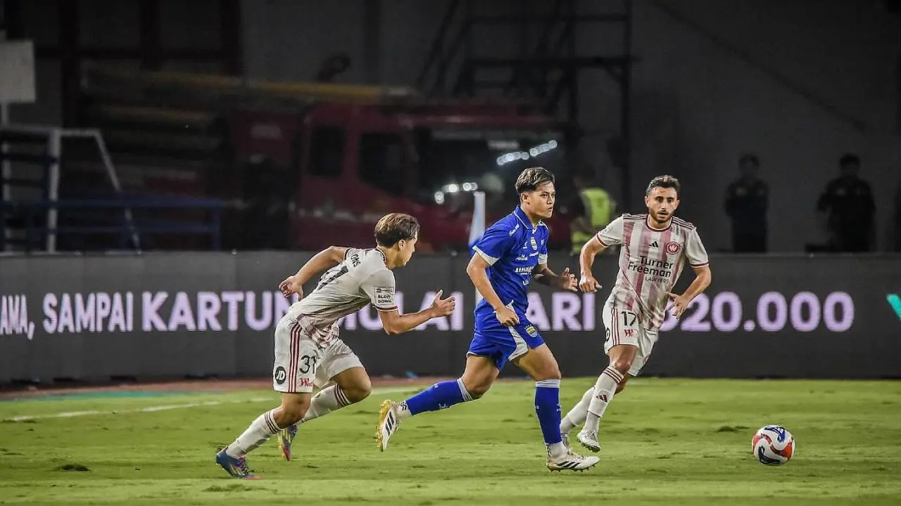 Bojan Hodak Tegaskan Alfeandra Dewangga Tak Dilepas Persib, Bantah Rumor ke Bali United