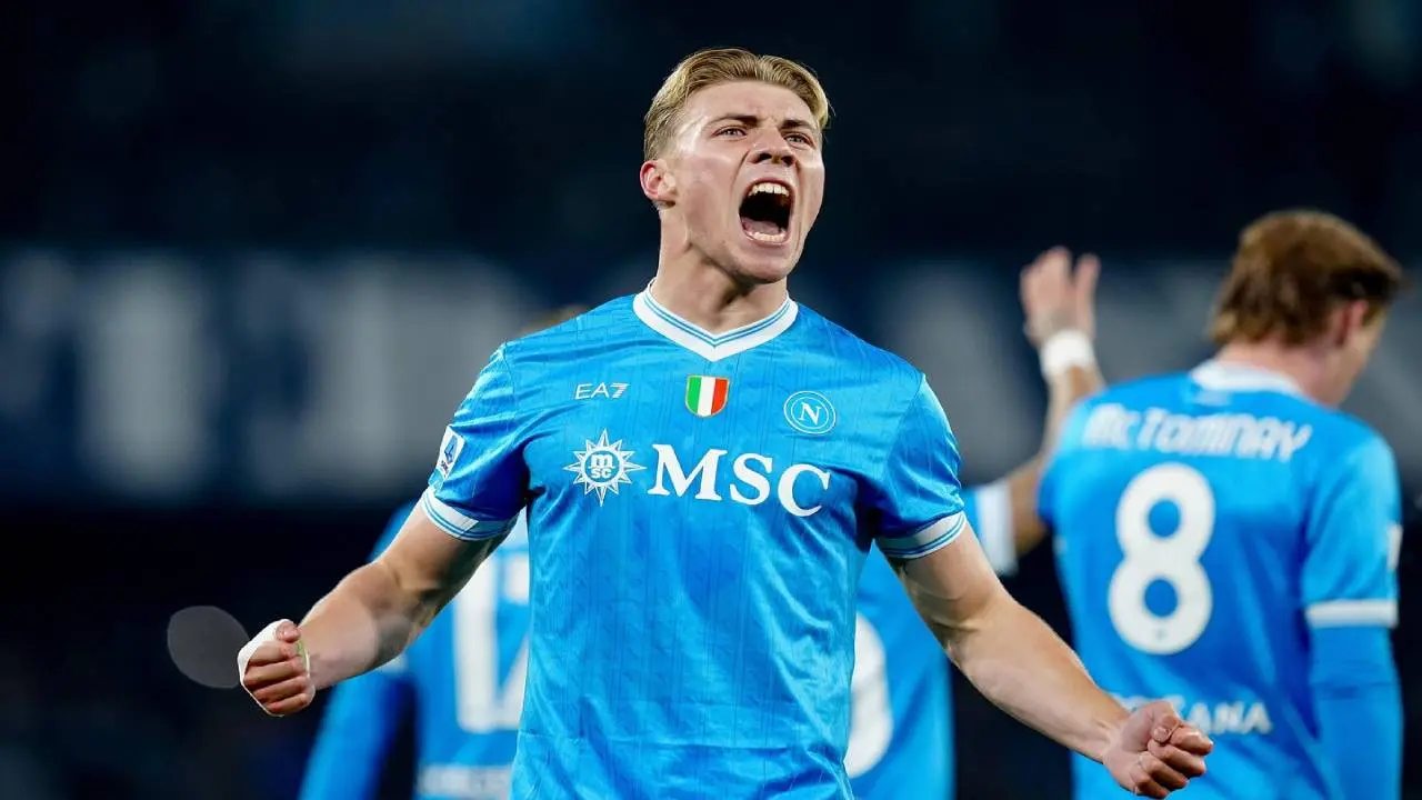 Brace Rasmus Hojlund Antar Napoli Tekuk Juventus 2-1 dan Mantapkan Posisi di Puncak Klasemen Serie A
