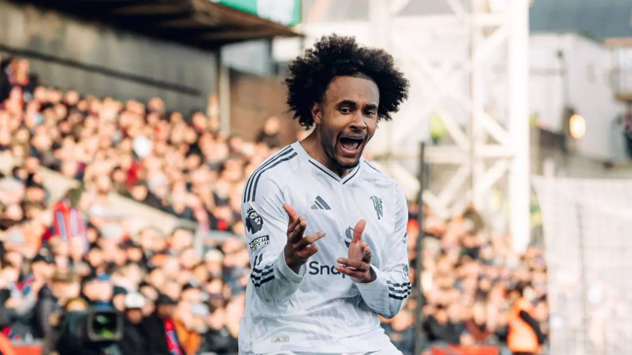 Joshua Zirkzee Cetak Gol Perdana Musim 2025/2026, Legenda Arsenal Berikan Pujian