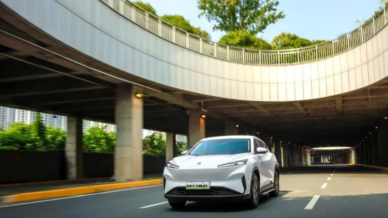 Mobil Listrik Dongfeng Sky EV01 Jadi Yang Pertama di Dunia Pakai Sistem Satelit Navigasi Beidou